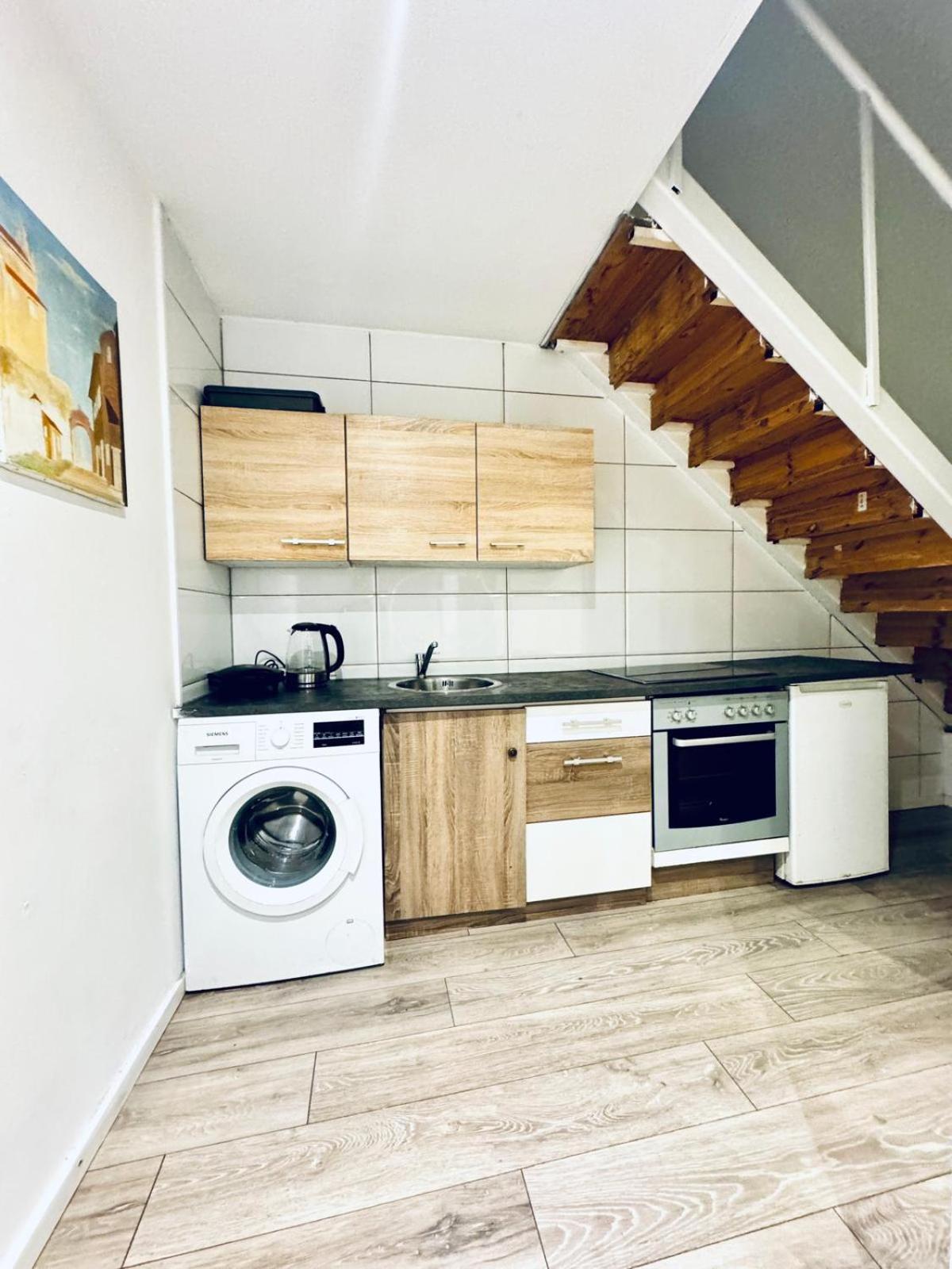 Elegant & 5br Shared In Appartement